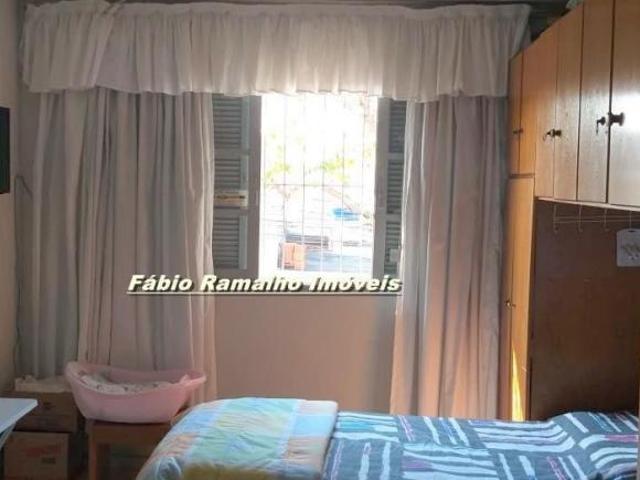 Sobrado com 2 dormitórios, 2 banheiros, e 2 vagas, no Jardim Satélite