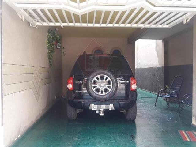 SOBRADO COM 2 QUARTOS, COZINHA PLANEJADA, GARAGEM COM PORTÃO ELETRÕNICO E EDÍCULA NO JD. TULIPAS