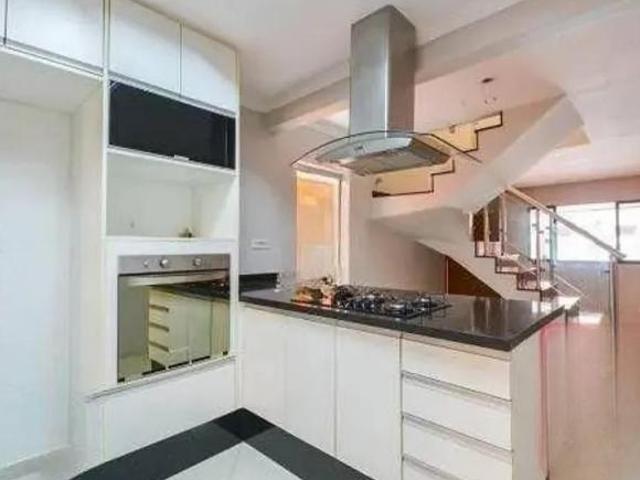 Sobrado com 2 Quartos e 3 banheiros à Venda, 152 m² por R$ 720.000