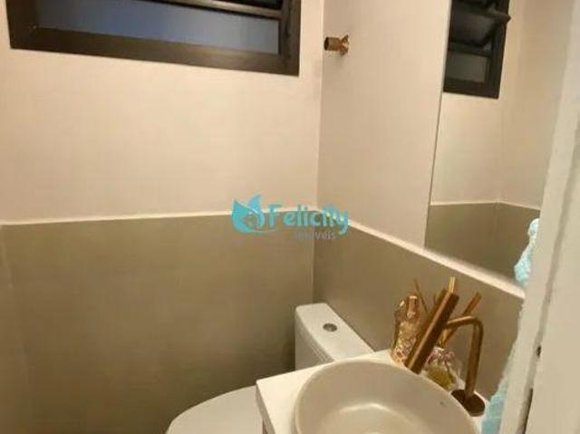 Sobrado com 2 suítes, 2 vagas, 130m2 no Jardim Mangalot