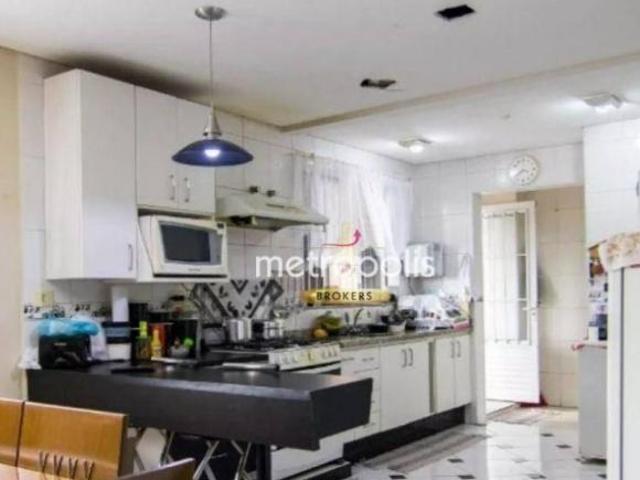 Sobrado com 300m² com mais 2 casas no terreno Vila Metalúrgica Santo André/SP