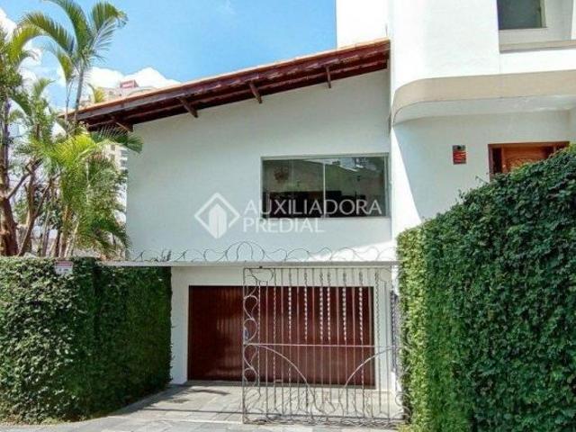 Sobrado com 303m², 3 dormitórios, 1 suíte, Jd do Mar, São Bernardo do Campo