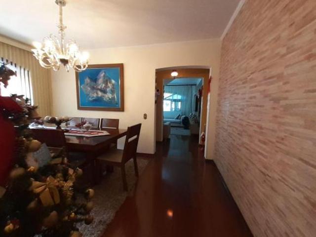 Sobrado com 3 dorm, 4 banh, 3 vgs, no Jardim das Vertentes