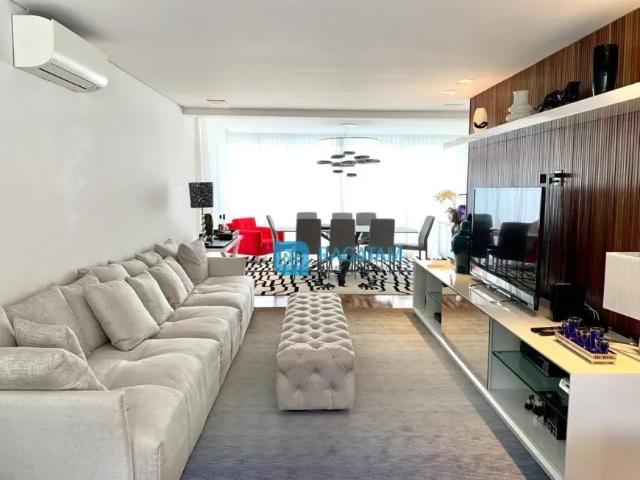 Sobrado com 3 dormitórios à venda, 370 m² por R$ 5.950.000,00 Pacaembu São Paulo/SP