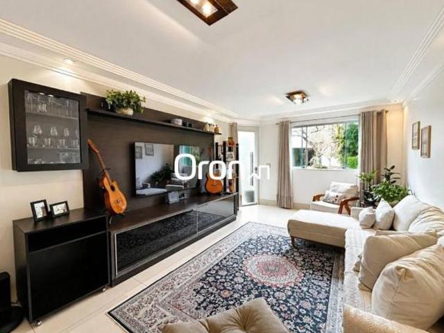 Sobrado com 3 dormitórios à venda, 128 m² por R$ 790.000,00 Condomínio Gramado Barcelona Goiânia