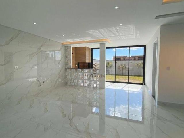 Sobrado com 3 dormitórios à venda, 145 m² por R$ 849.000,00 Costeira São José dos Pinhais/PR