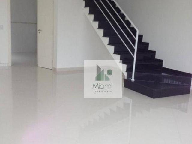 Sobrado com 3 dormitórios à venda, 148 m² por R$ 740.000,00 Uberaba Curitiba/PR