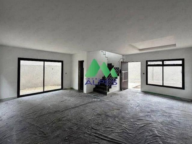 Sobrado com 3 dormitórios à venda, 140 m² por R$ 1.150.000,00 Novo Mundo Curitiba/PR