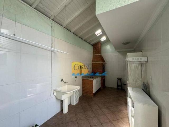 Sobrado com 3 dormitórios à venda, 140 m² por R$ 800.000,00 Vila Guilhermina Praia Grande/SP