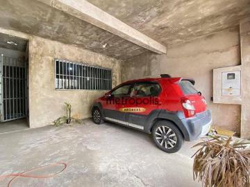 Sobrado com 3 dormitórios à venda, 154 m² por R$ 296.000,00 Jardim Teles de Menezes Santo André/