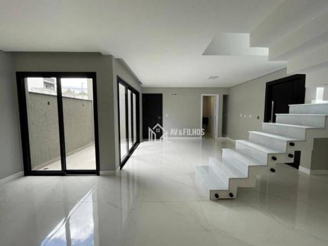 Sobrado com 3 dormitórios à venda, 194 m² por R$ 1.390.000,00 Boa Vista Curitiba/PR
