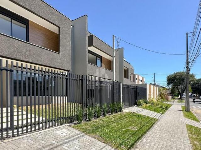 Sobrado com 3 dormitórios à venda, 198 m² por R$ 1.300.000,00 Centro São José dos Pinhais/PR