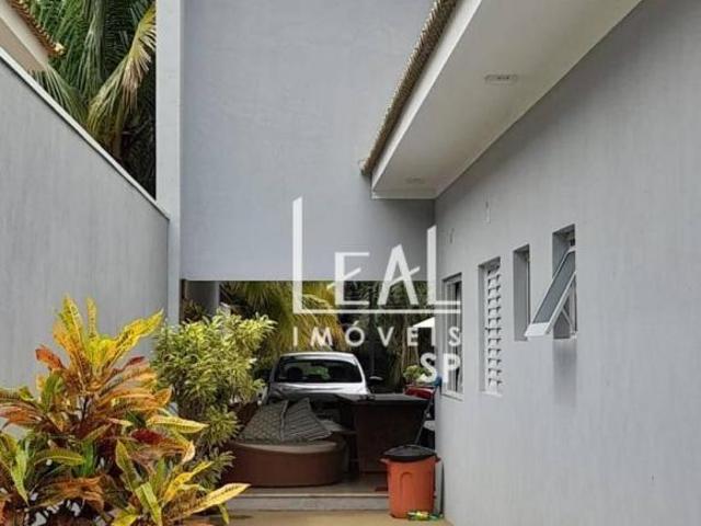 Sobrado com 3 dormitórios à venda, 190 m² por R$ 1.390.000,00 Portal da Praia Buritama/SP