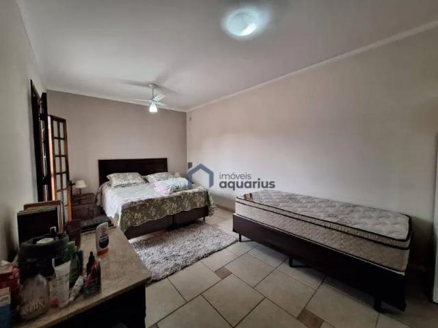 Sobrado com 3 dormitórios à venda, 217 m² Cidade Jardim Jacareí/SP