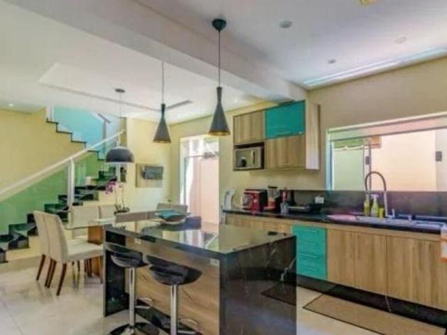 Sobrado com 3 dormitórios à venda, 219 m² por R 1.100.000,00 Monte Castelo São José dos Campos/S