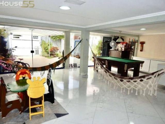 Sobrado com 3 dormitórios à venda, 310 m² por R$ 1.100.000,00 Sítio Cercado Curitiba/PR