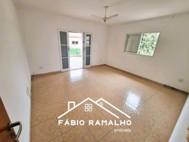 Sobrado com 3 dormitórios, e 2 vagas, para venda no Jd. Bela Vista