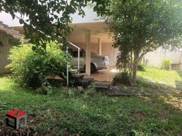 Sobrado com 3 dormitórios e amplo terreno de 187m² à venda no Jabaquara