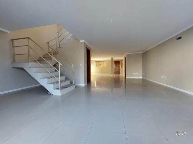 Sobrado com 3 Dormitórios e Espaço Gourmet