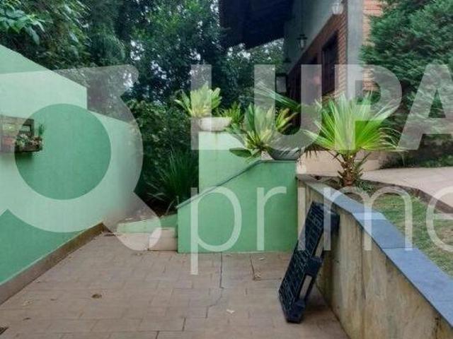 Sobrado com 3 dormitórios sendo suítes à venda em Mairiporã!