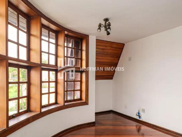 Sobrado com 3 dormitórios 1 Suíte, lareira e Piscina no Jardim São Caetano! REF. HI7041