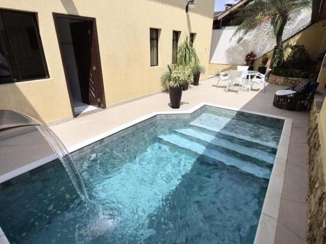 Sobrado com 3 dormitórios, 3 suítes e piscina no Jardim França Zona Norte