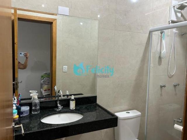 Sobrado com 3 dorms, 1 suíte, 2 vagas, 109m2 no Parque Maria Domitila