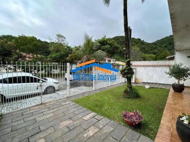 Sobrado com 3 Quartos, 199 m², à Venda Mongaguá
