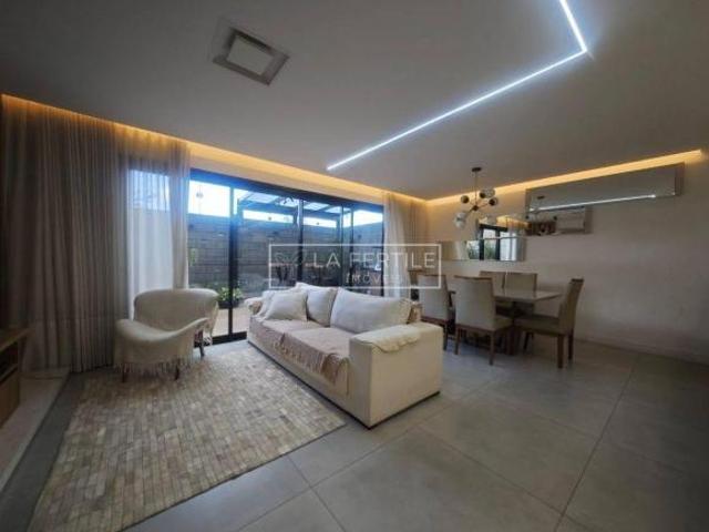 Sobrado com 3 Quartos, 1 Suíte, 154M², à Venda por R$ 1.270.000,00 Xaxim, Curitiba Pr
