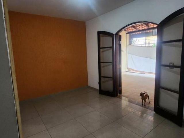 Sobrado com 3 quartos 1 suíte e 2 vagas Jd. das Vertentes/ Vila Sonia. FL64