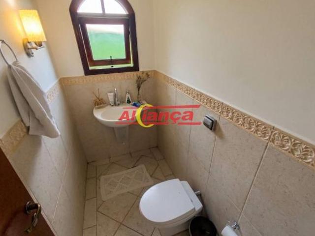 Sobrado com 3 quartos, 1 suíte e 4 vagas à venda no Parque Continental II