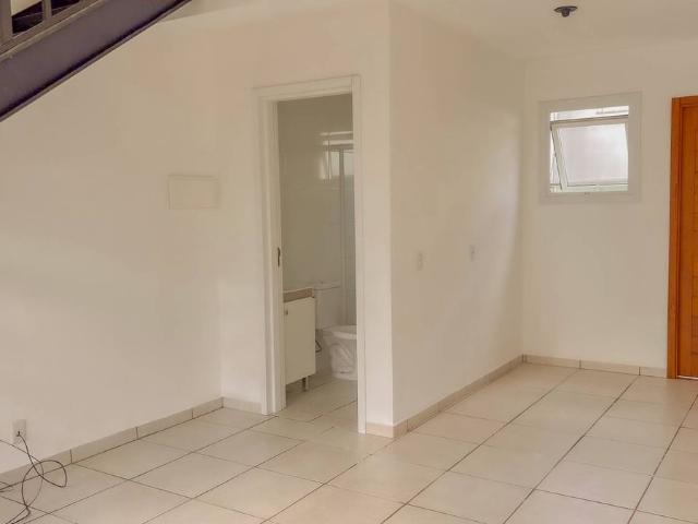 Sobrado com 3 quartos, Centro Portão