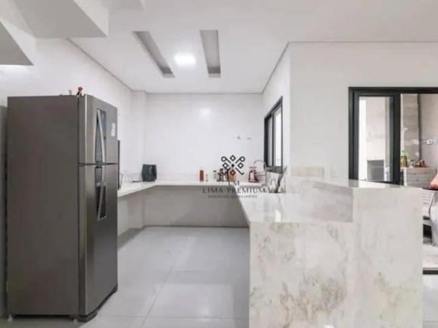 Sobrado com 3 quartos à venda, 138 m² por R$ 1.500.000 Novo Mundo Curitiba/PR