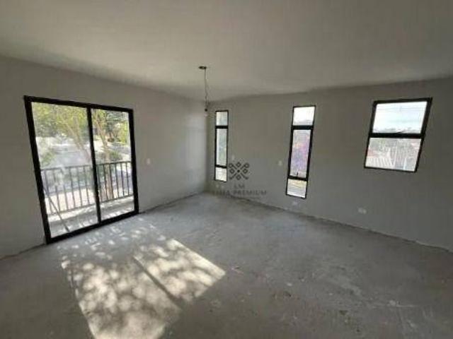 Sobrado com 3 quartos à venda, 196 m² por R$ 1.098.000 Guabirotuba Curitiba/PR
