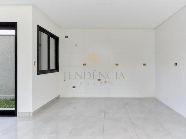 Sobrado com 3 quartos à venda, 206 m2, CENTRO, SÃO JOSÉ DOS PINHAIS PR