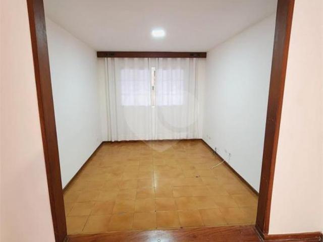 Sobrado com 3 quartos à venda em Interlagos SP