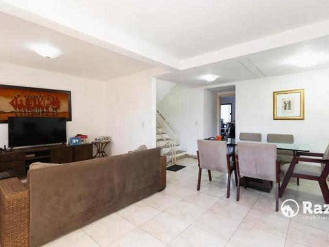 SOBRADO COM 3 QUARTOS ÁREA TOTAL DE 207,20m² PILARZINHO REF 6303