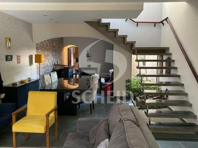 Sobrado com 3 Quartos e 4 banheiros à Venda, 180 m², Brooklin