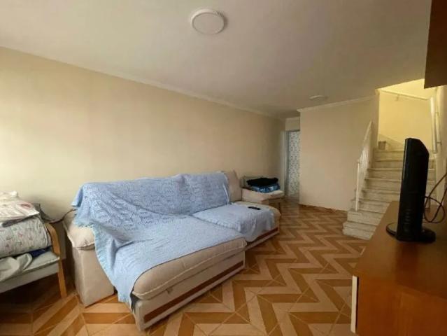 Sobrado com 3 quartos e 2 vagas no butantã. FL64