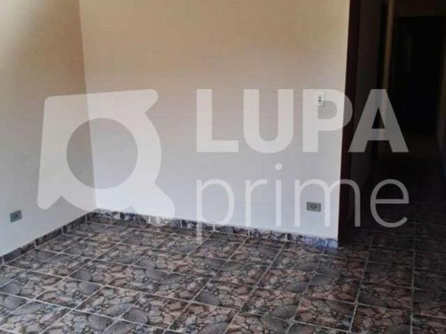 SOBRADO COM 3 QUARTOS PARA VENDA, PARQUE EDU CHAVES