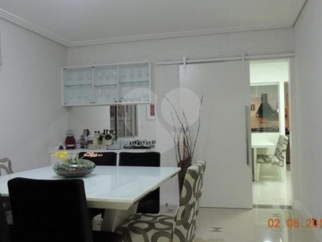 Sobrado com 3 quartos, reformado na City Campo Grande