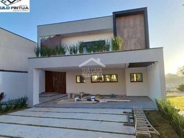 Sobrado com 3 suítes e piscina no condomínio Piemonte