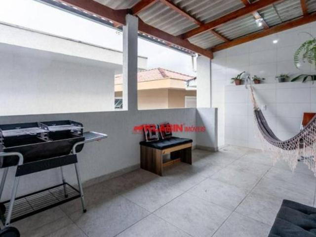 Sobrado com 3 Suítes e 2 Vagas de Garagem 169m² de Terreno e 153m² de Área Con