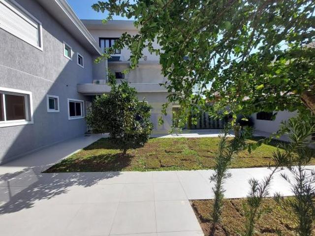 Sobrado com 3 suítes e 360 m² de terreno no Pineville Pinhais/PR