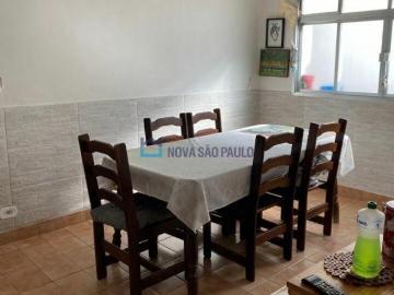 Sobrado com 3 Suítes e 4 Vagas Campo Belo