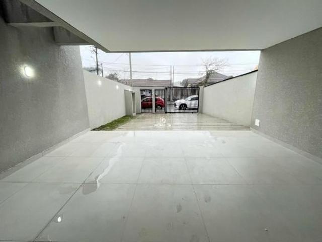 Sobrado com 3 Suítes no Bairro Bom Jesus, São José dos Pinhais/PR