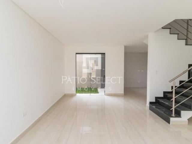 Sobrado com terraço de 30m² no Uberaba, Curitiba/ Pr