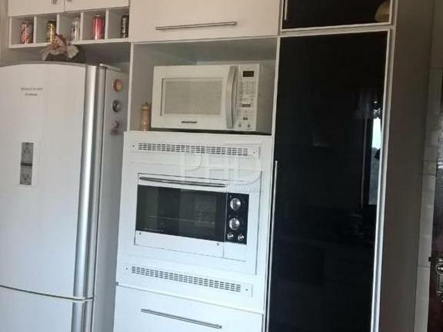 Sobrado com Vista para Represa e Espaço Gourmet em Ribeirão Pires – 2 Suítes e 6 Vagas