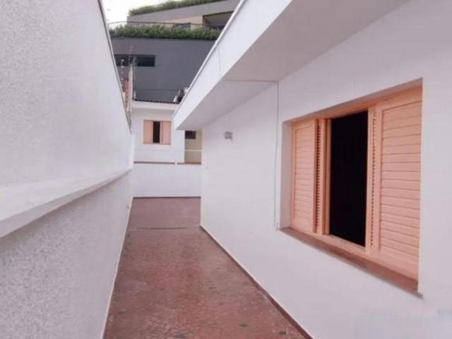 Sobrado com amplo terreno e grande potencial de expansão – Localização estratégica!