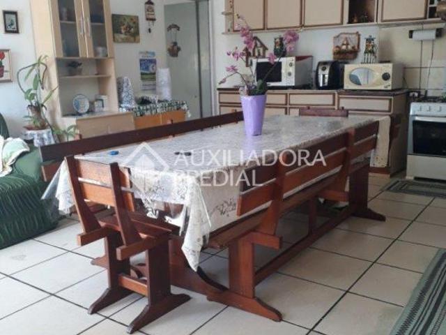 Sobrado com Amplo Terreno e Potencial de Valorização